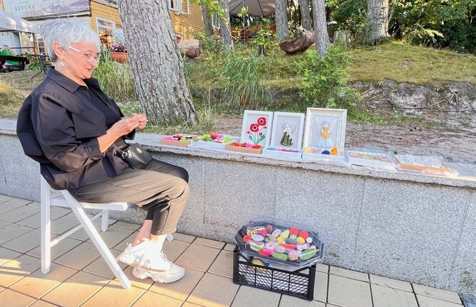 Zdjęcie Aušra Malinauskienė/Regina Virpša nurkuje na ulicy Basanavičiaus